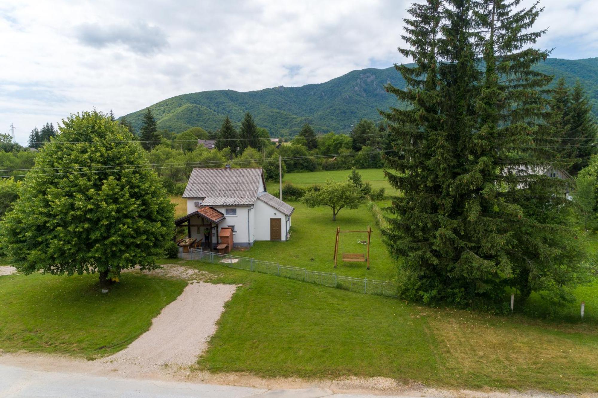Holiday Home Veki*** Korenica Exteriér fotografie