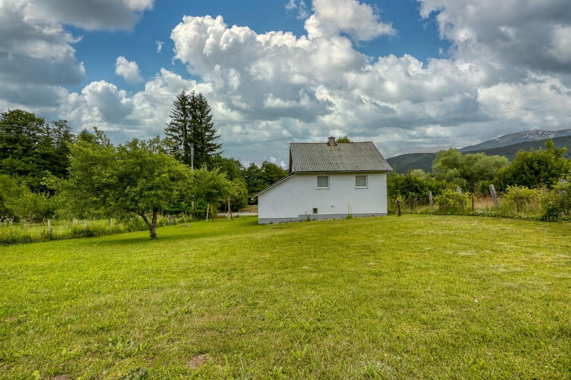 Holiday Home Veki*** Korenica Exteriér fotografie